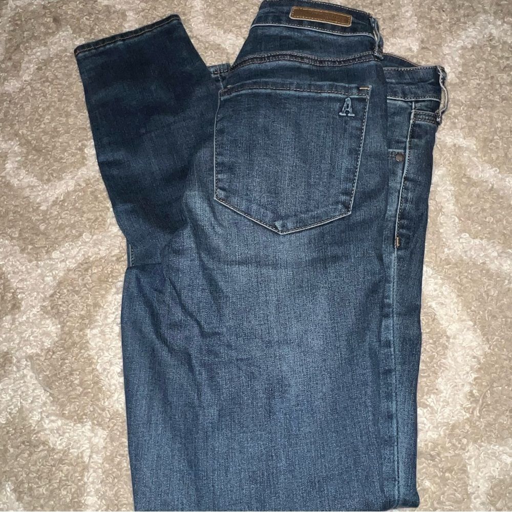 Articles of Jeans in Blue with Distressed Finish size 28
